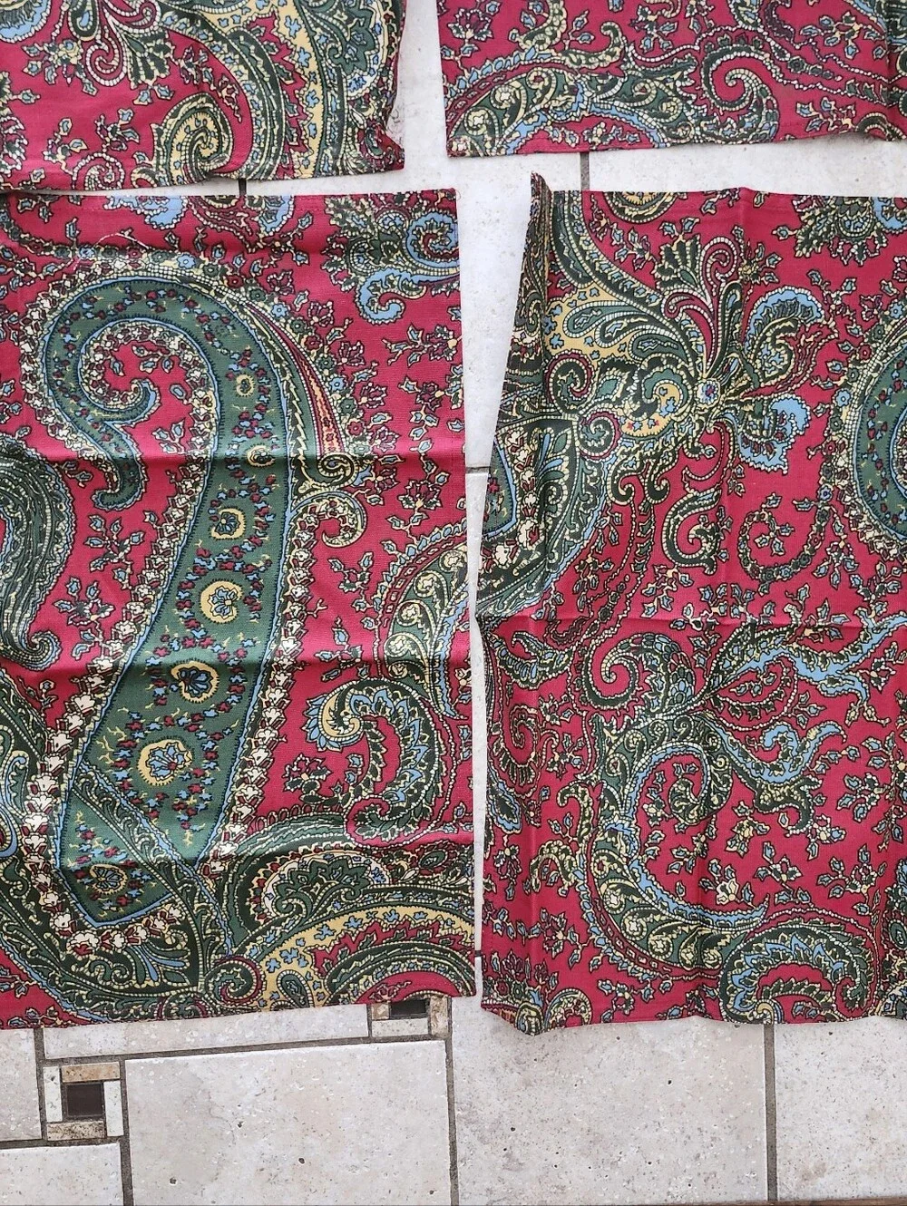 Lauren Ralph Lauren Bridgette Paisley Linen Tablecloth & 8 Matching Linens Set